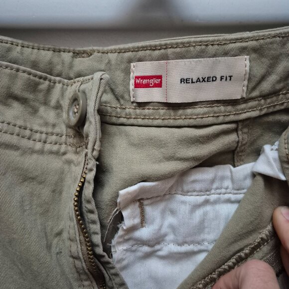 Wrangler Relaxed Fit Tan Cargo Pants - 100% cotton - 30 X 32 - Picture 4 of 4